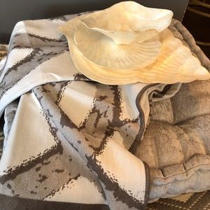 Luxury Throw blanket NWT bamboo cream taupe